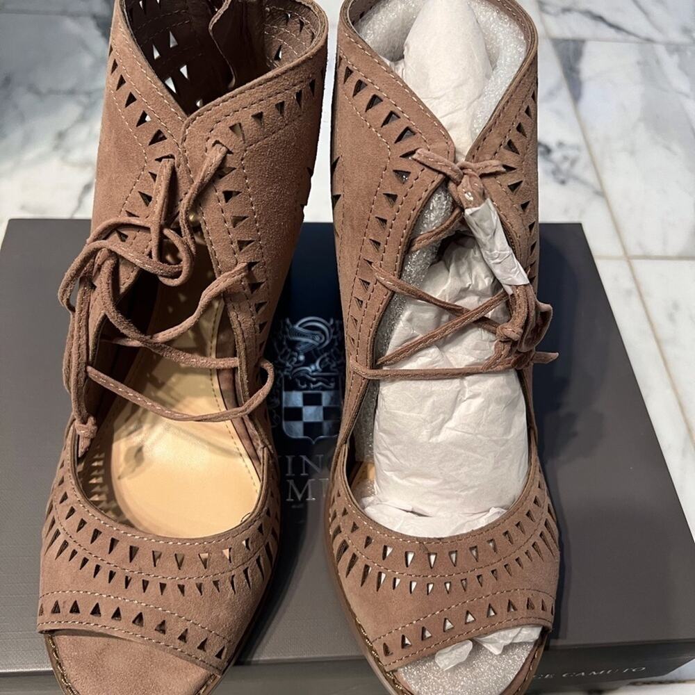 Vince Camuto Tarita Lace-Up Sandal Women US 9W Brown Suede Block Heel - Picture 4 of 6